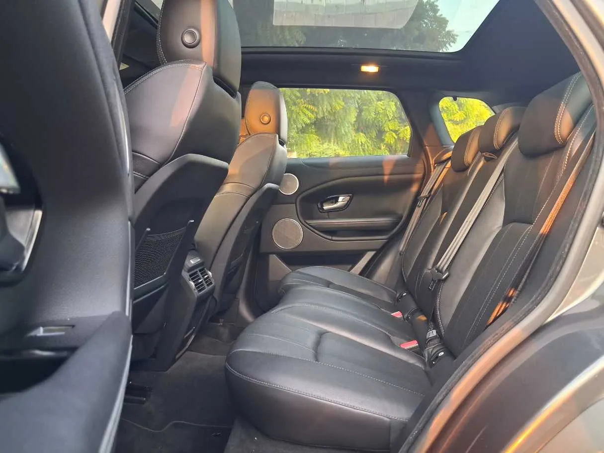Car image 13