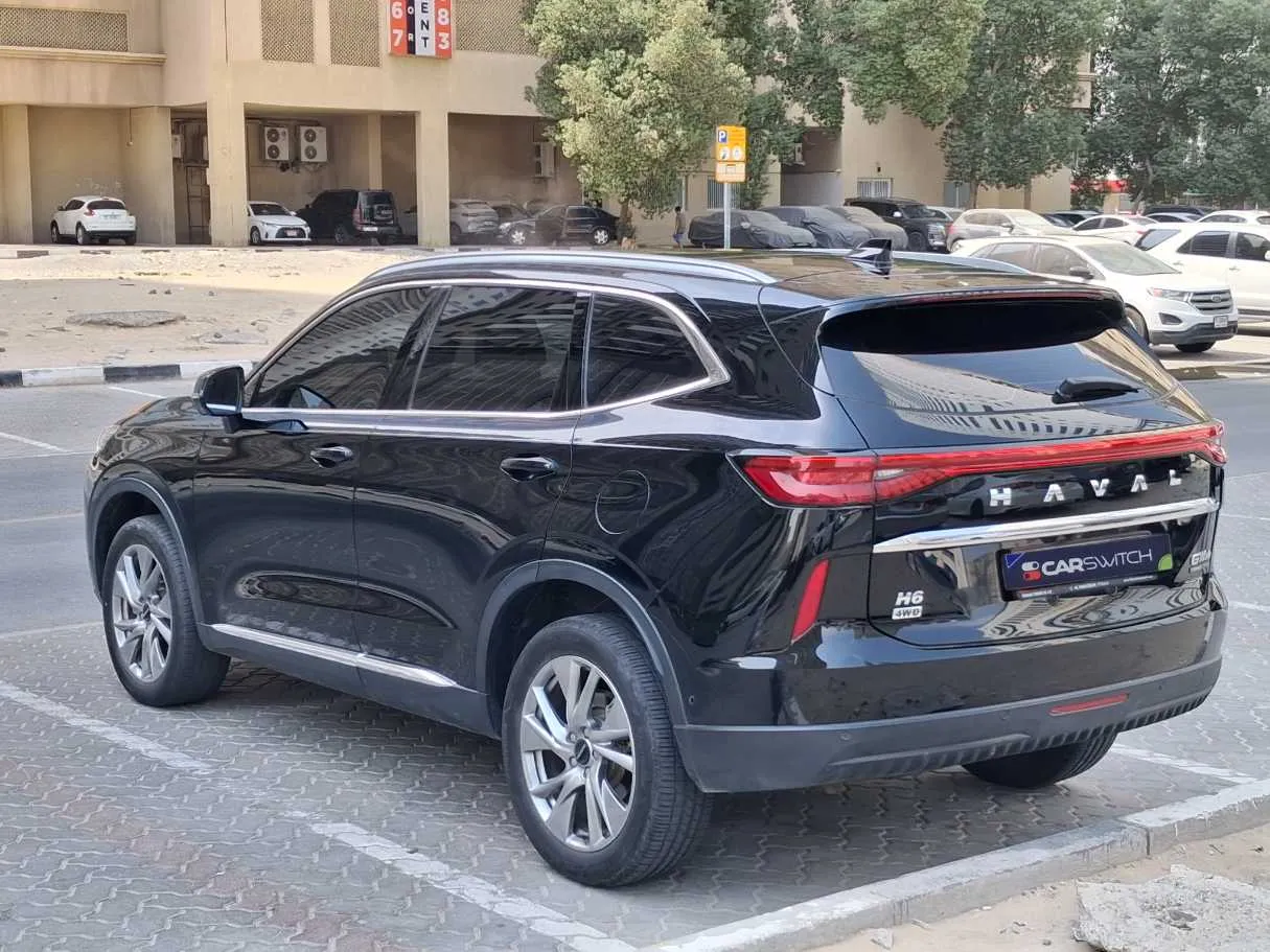 Car image 5