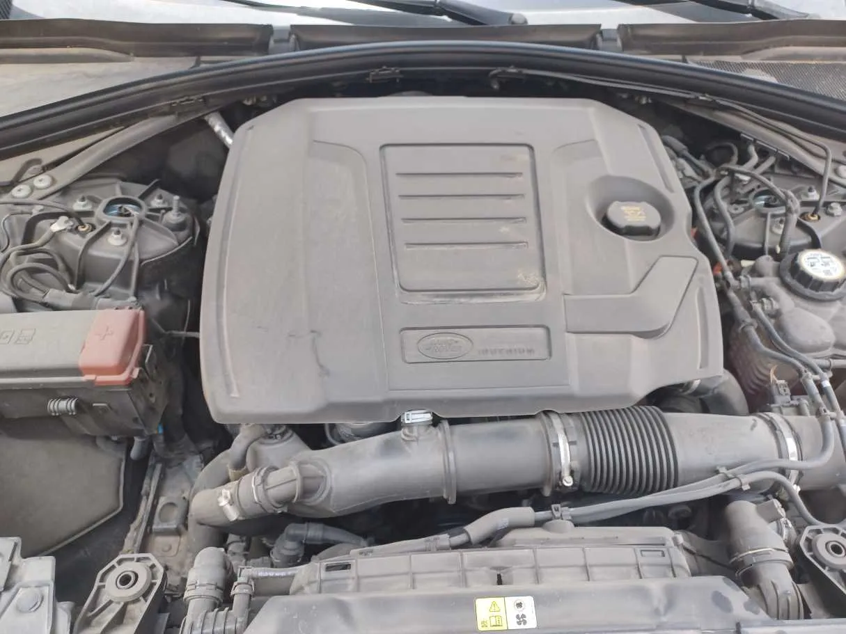 Car image 21