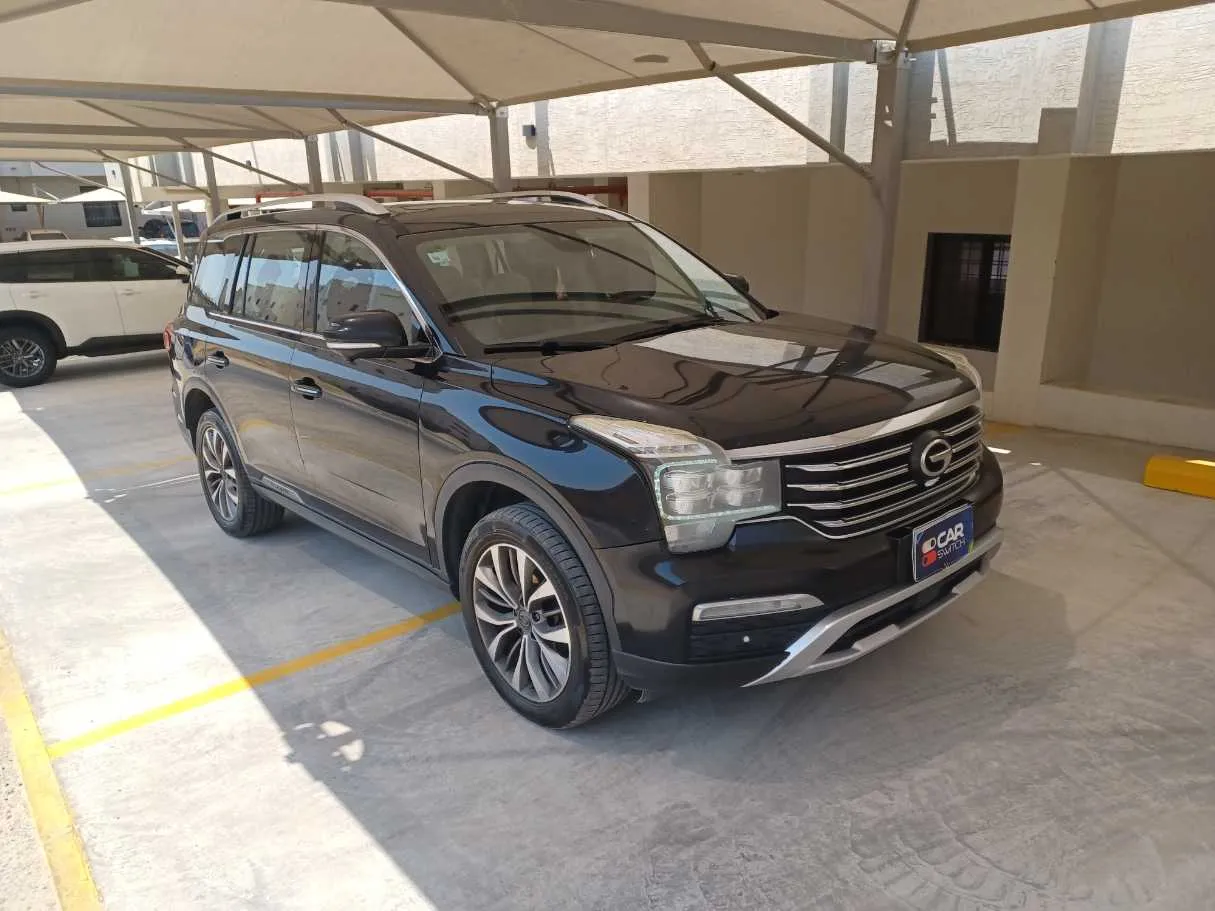 Car image 3