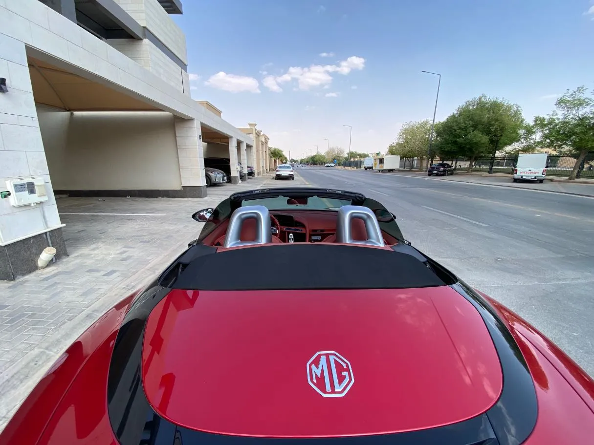 Car image 7