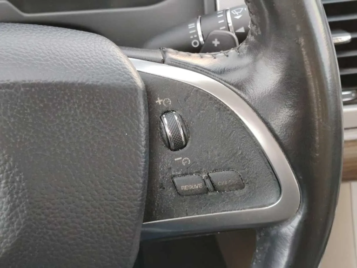 Car image 27
