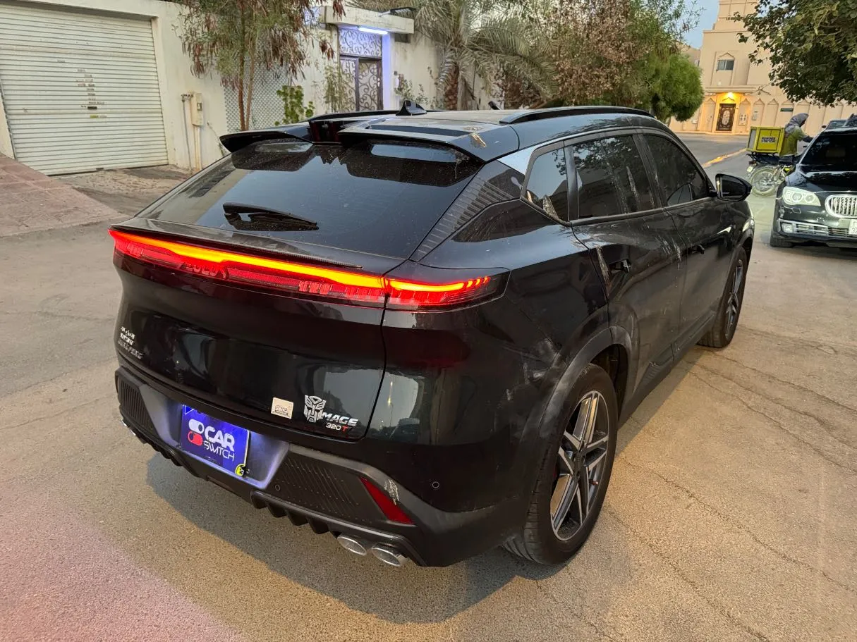 Car image 5