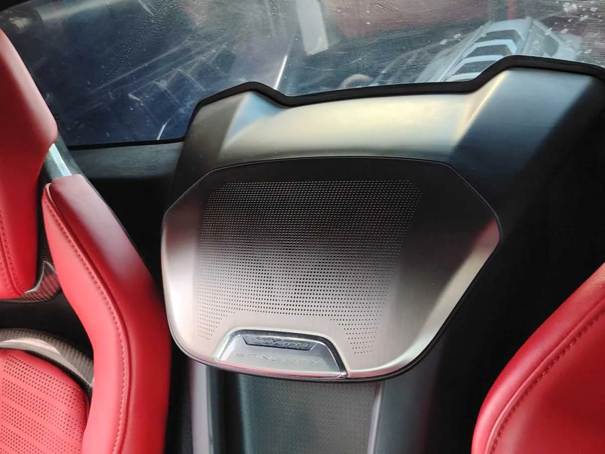 Car image 30