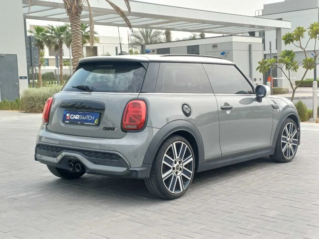 Car image 5