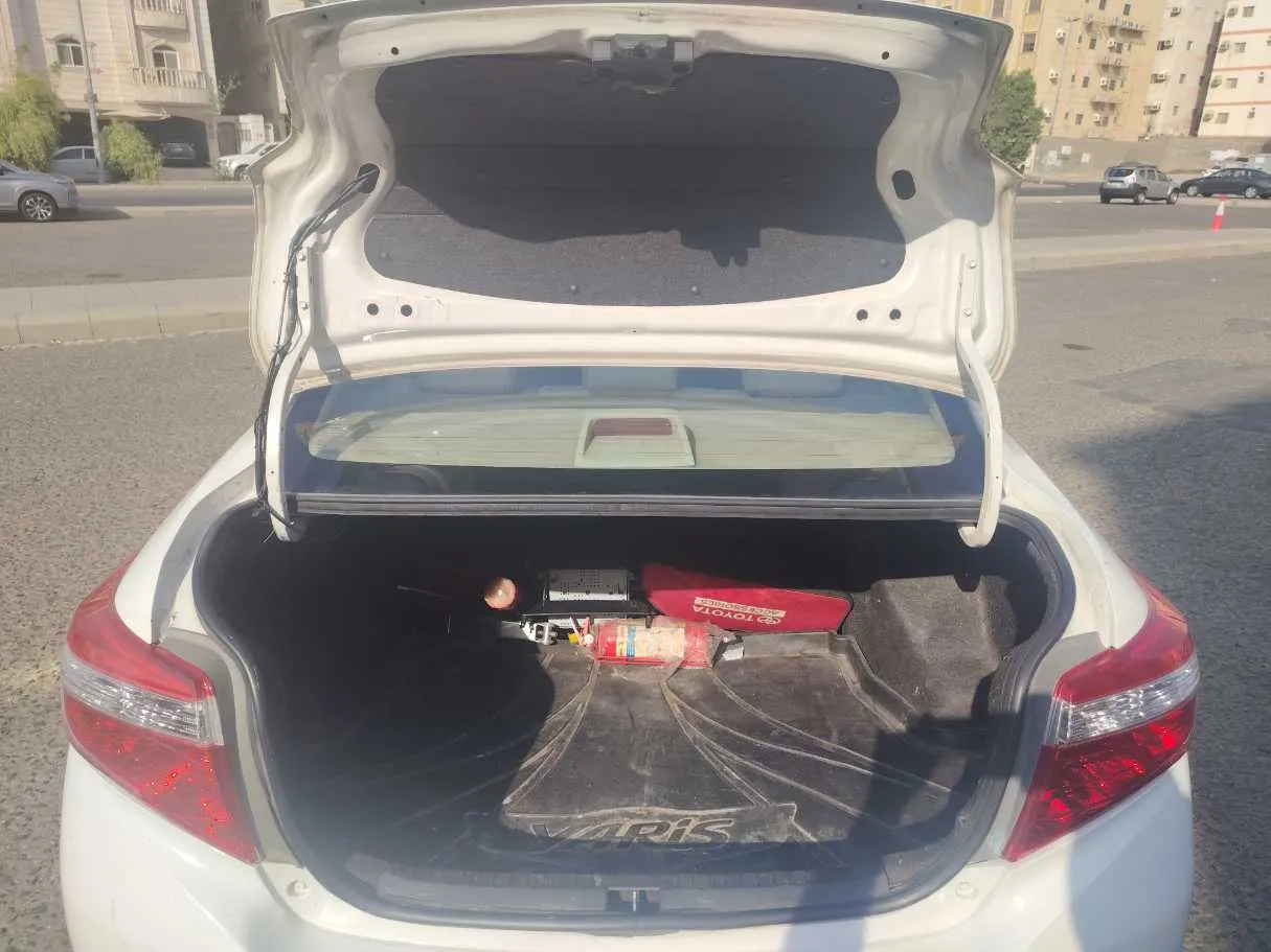 Car image 23
