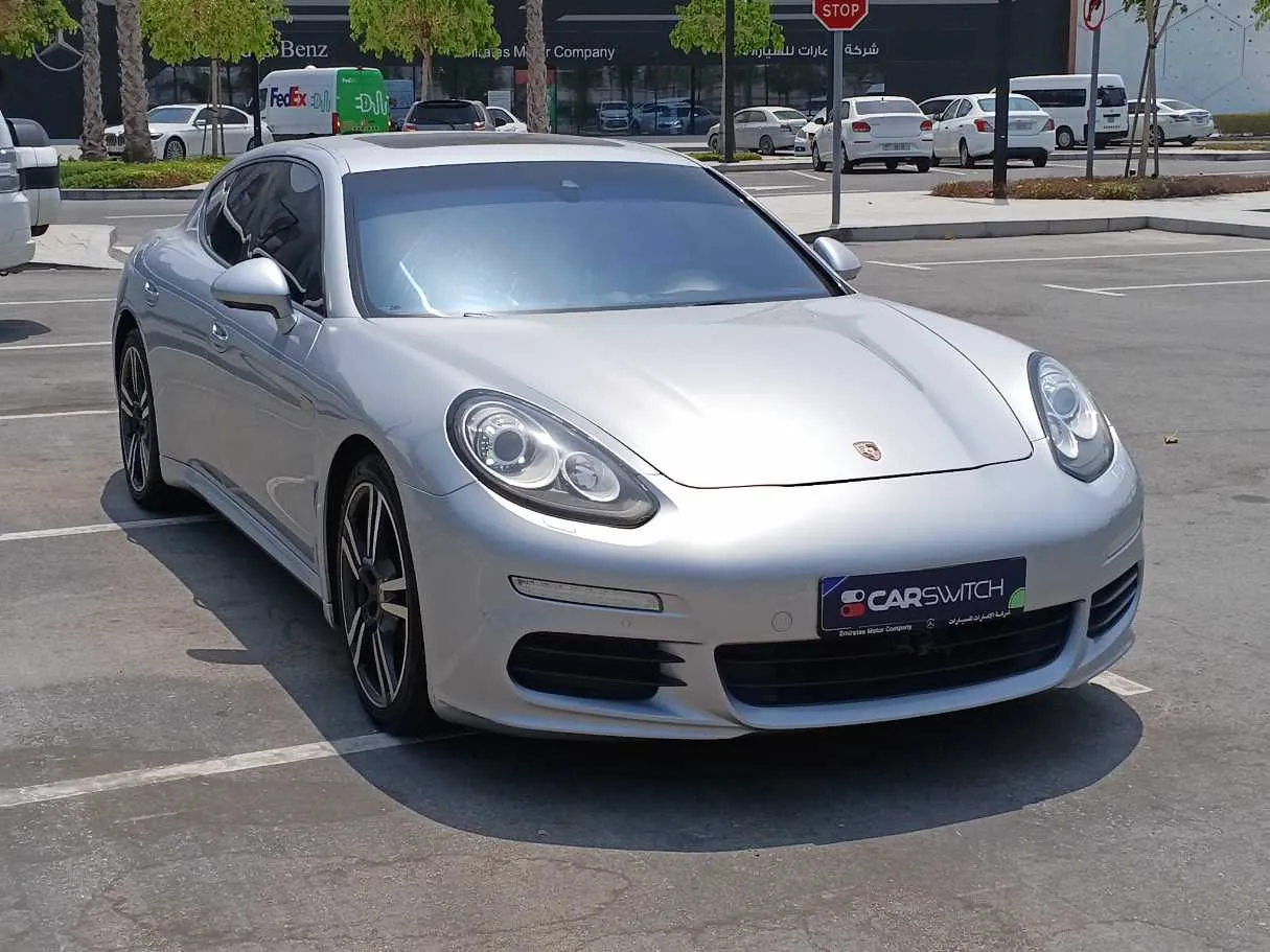 Car image 3