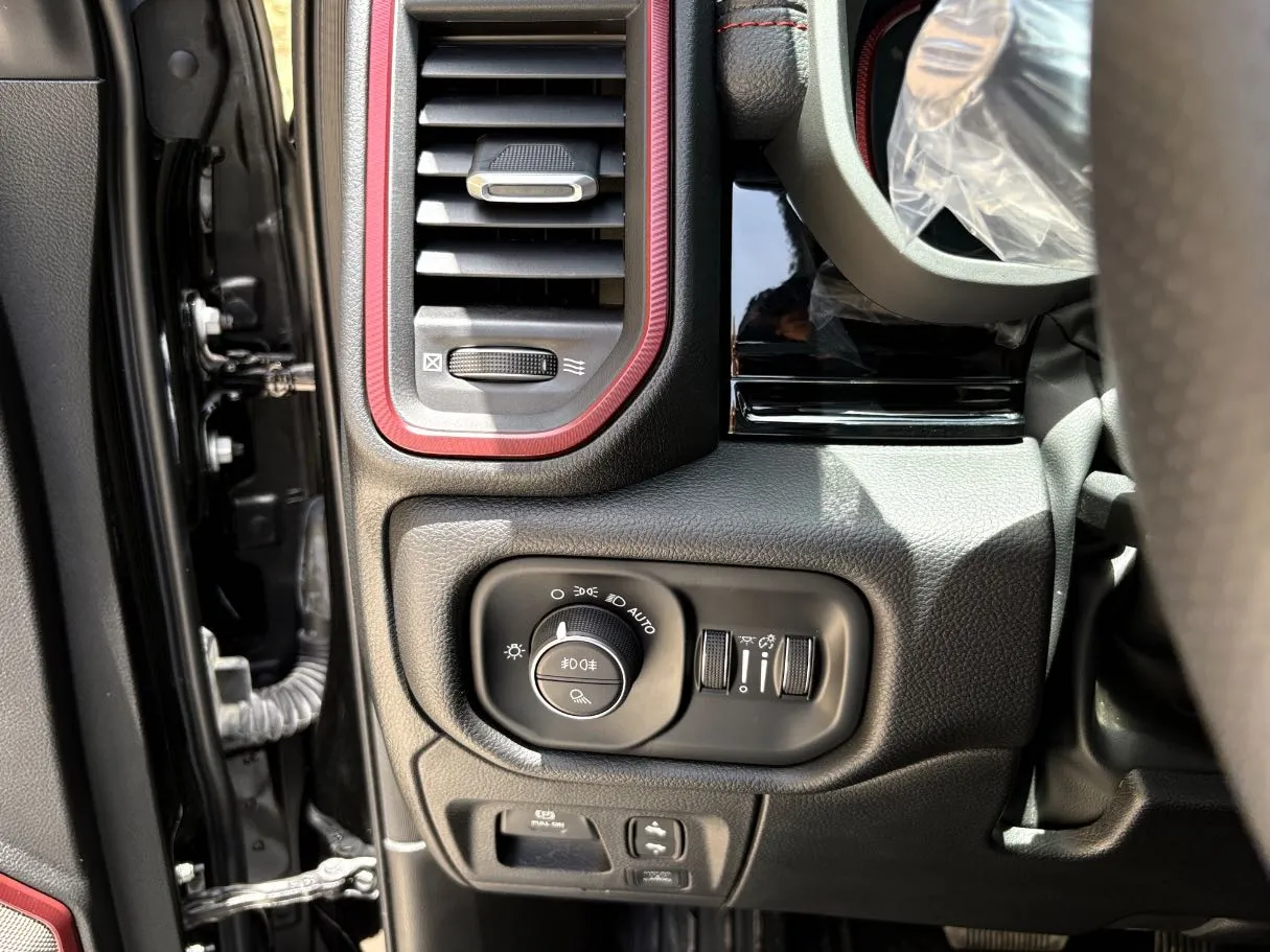 Car image 29
