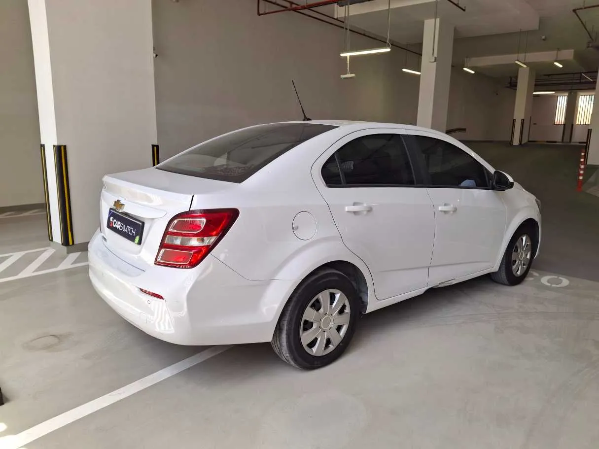 Car image 5