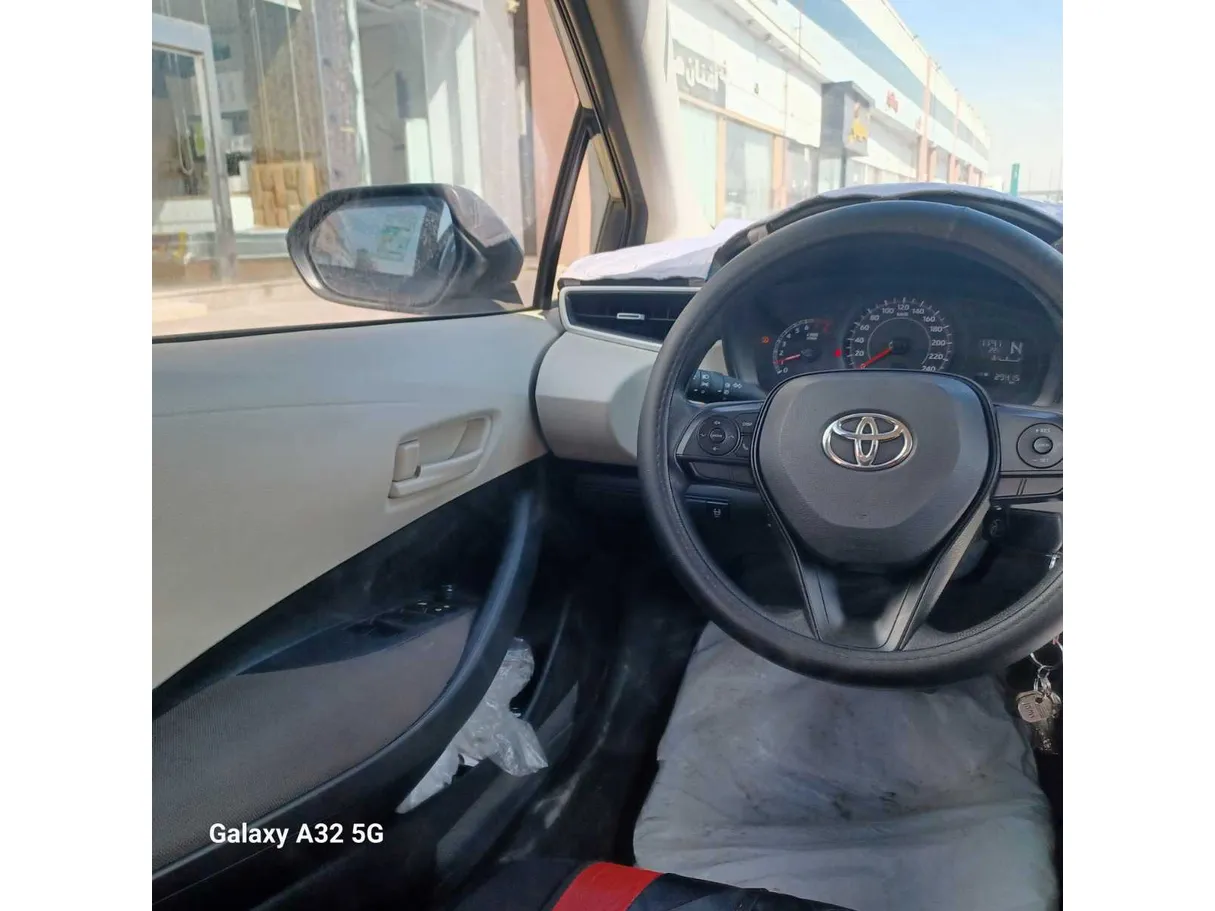 Car image 18