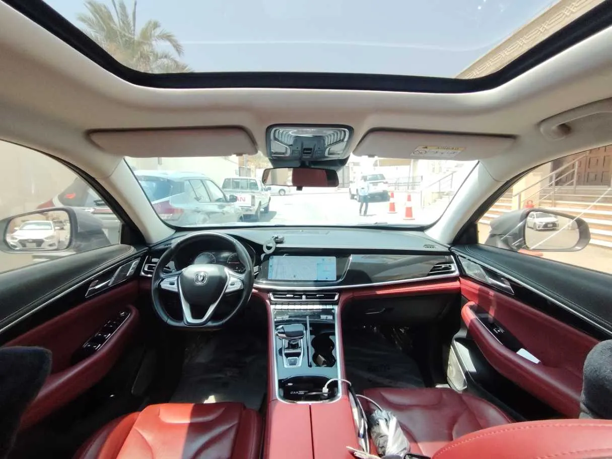 Car image 18