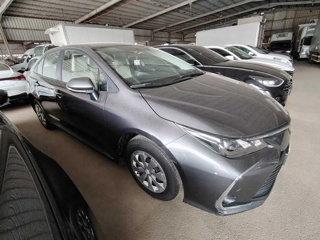 Car image 4