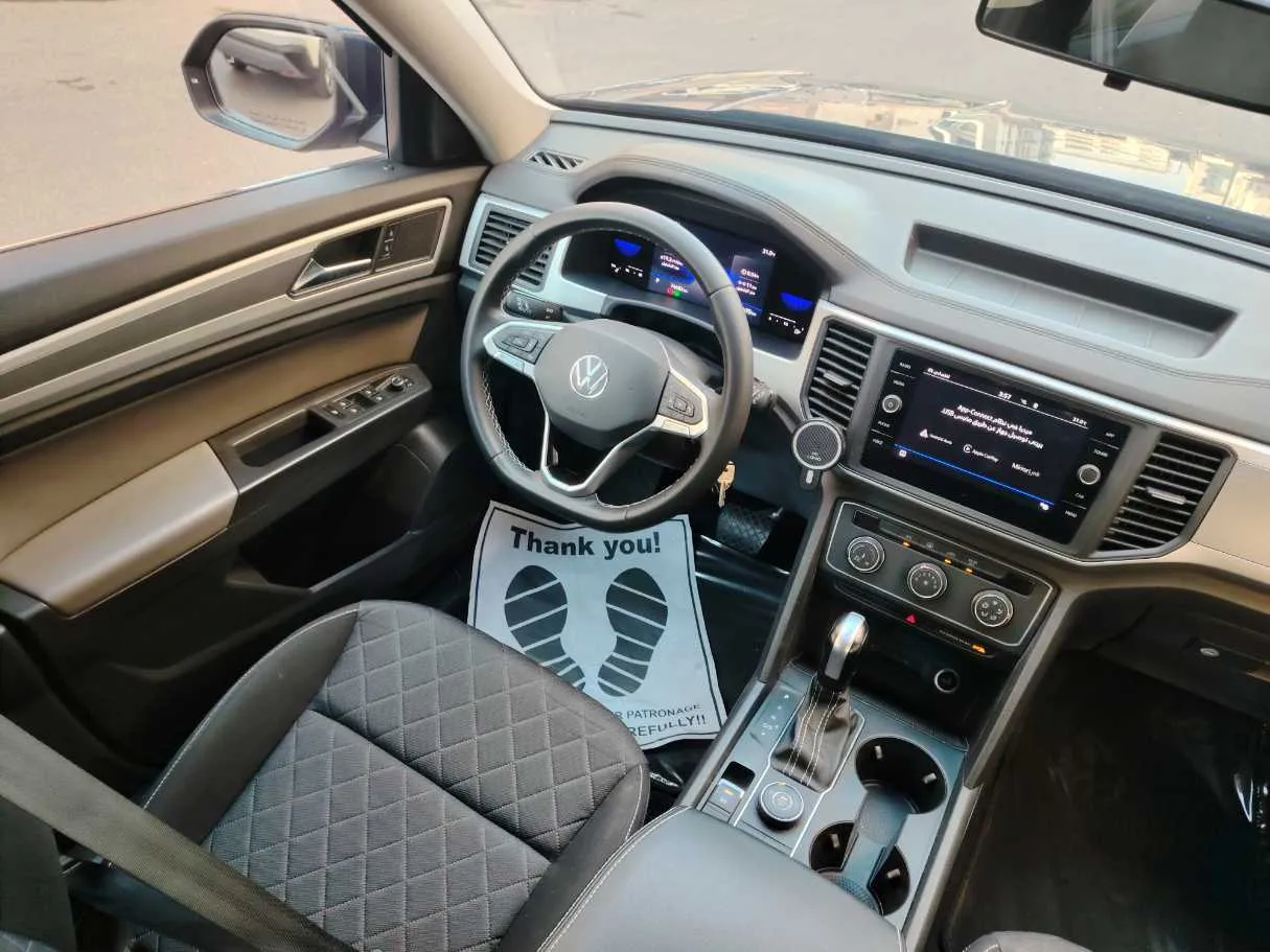 Car image 23