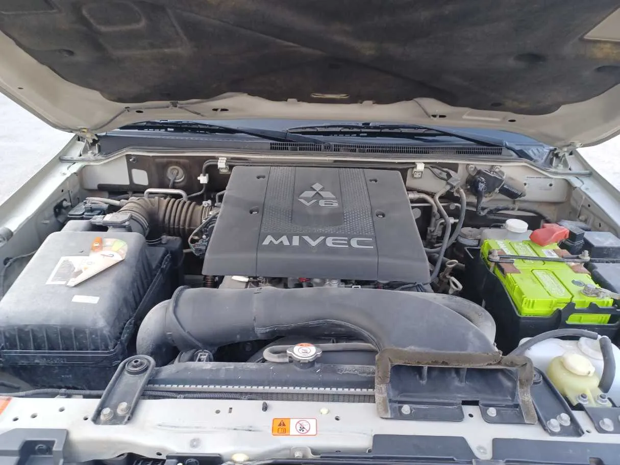 Car image 25
