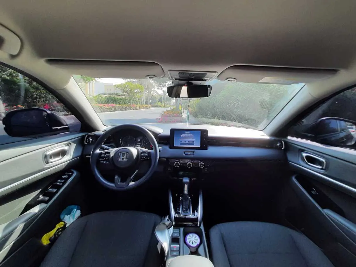 Car image 17