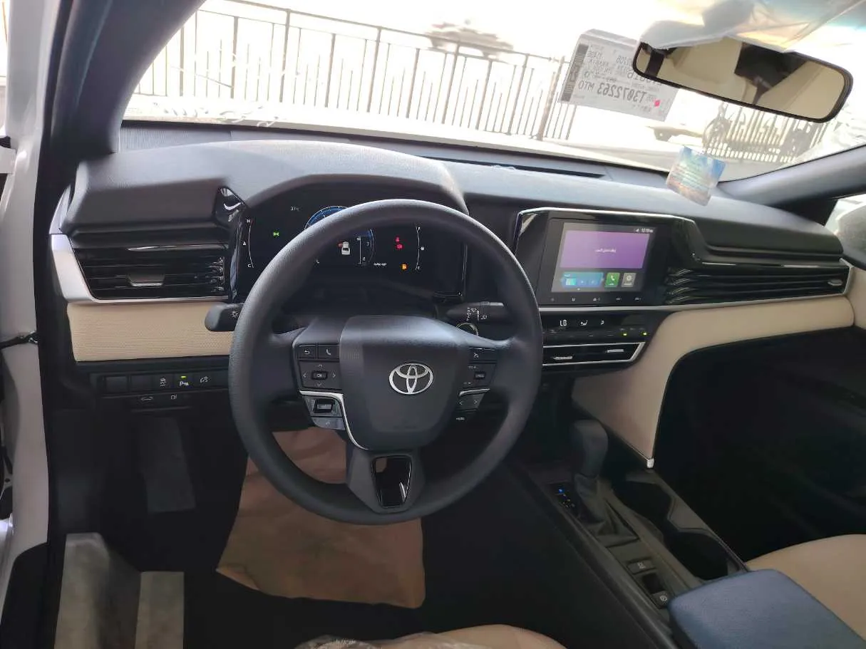 Car image 13