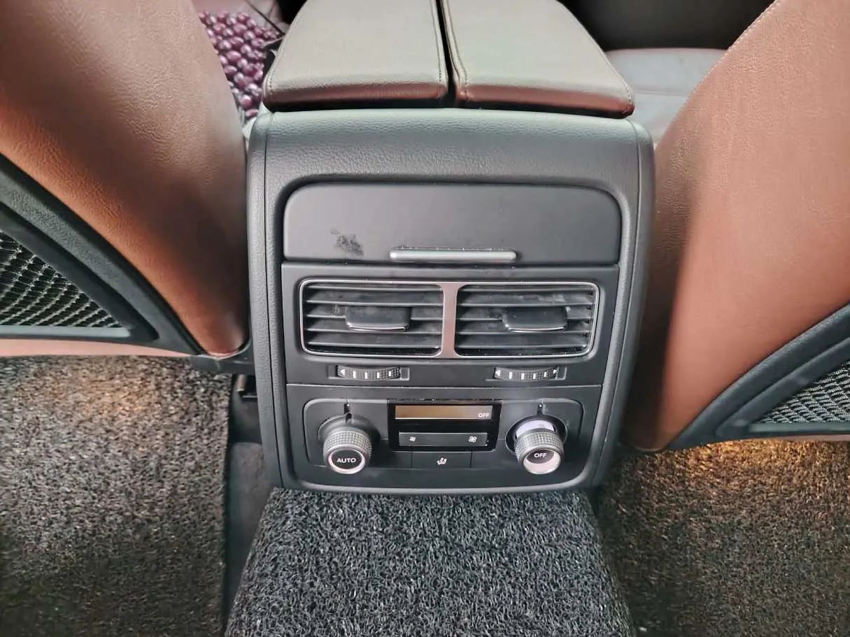 Car image 38