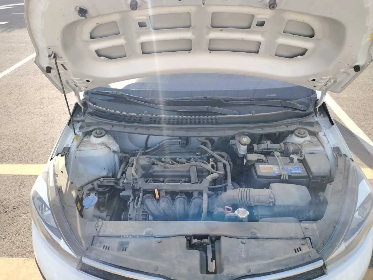 Car image 25