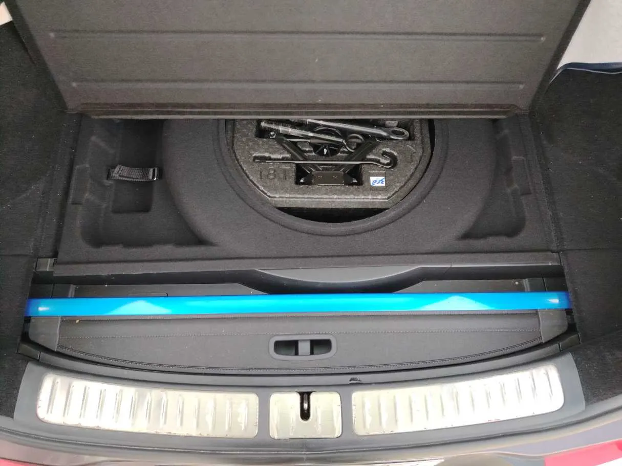 Car image 37