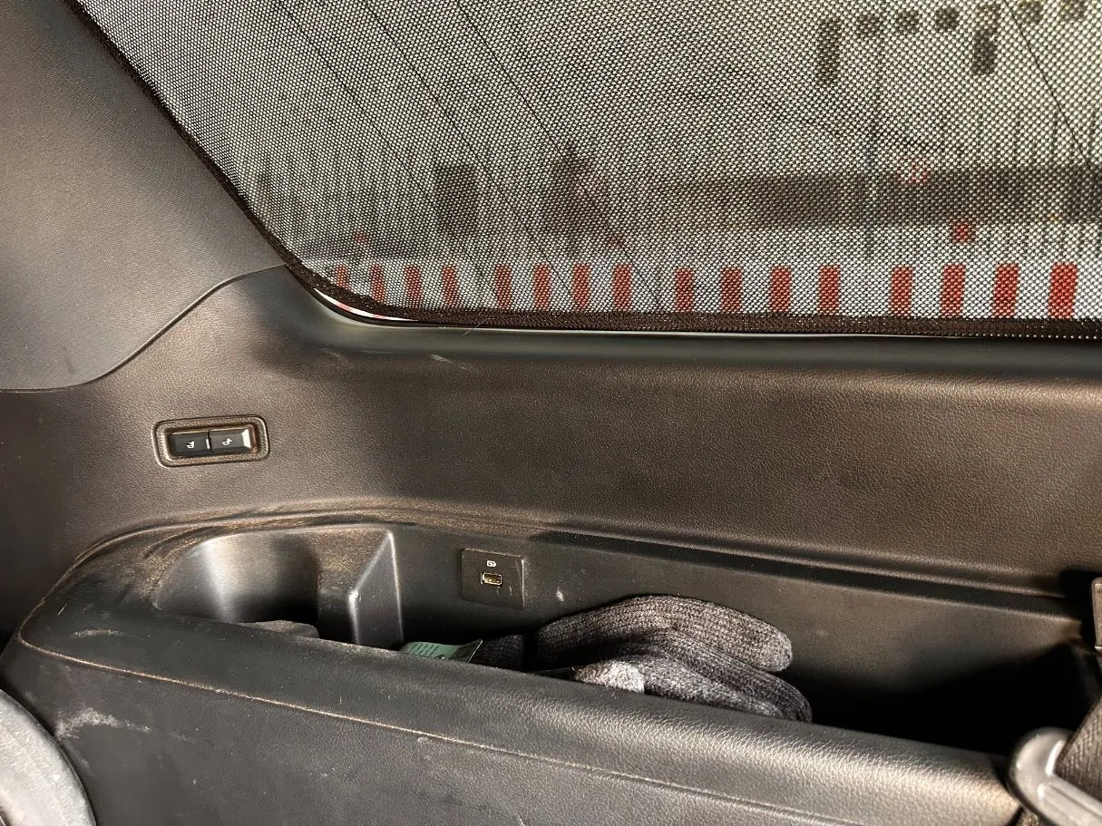 Car image 26