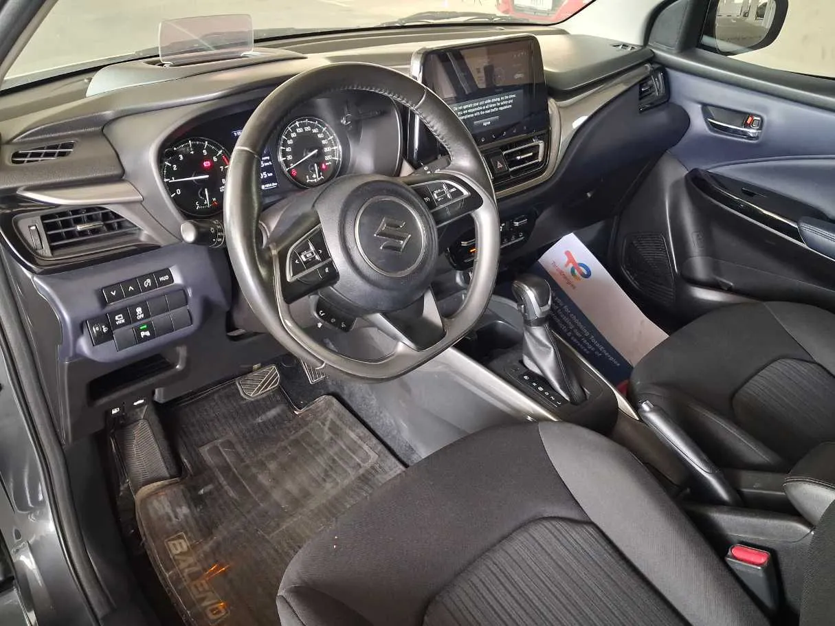 Car image 11