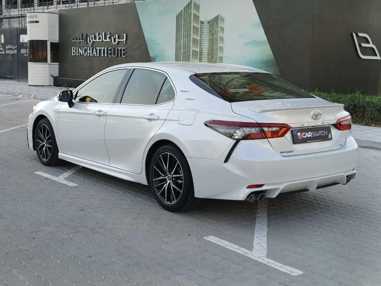 Car image 7