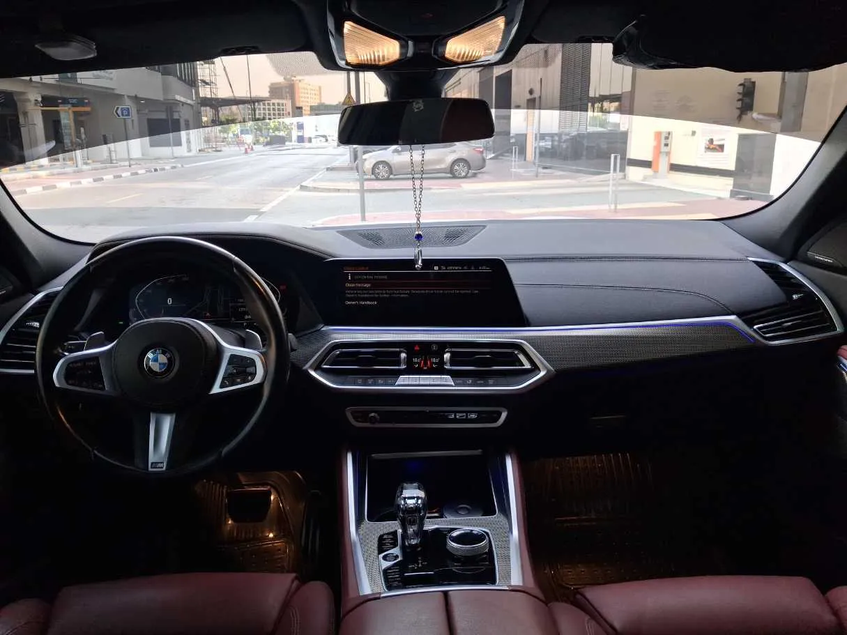 Car image 16