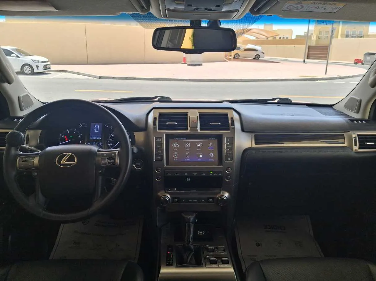 Car image 16