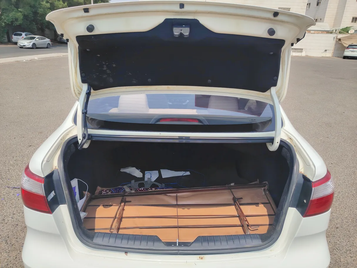 Car image 22