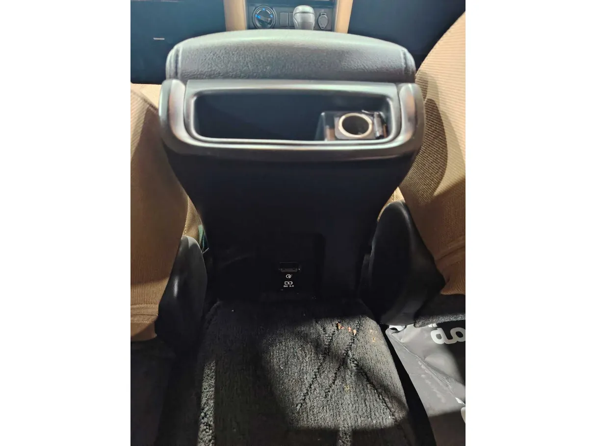 Car image 25