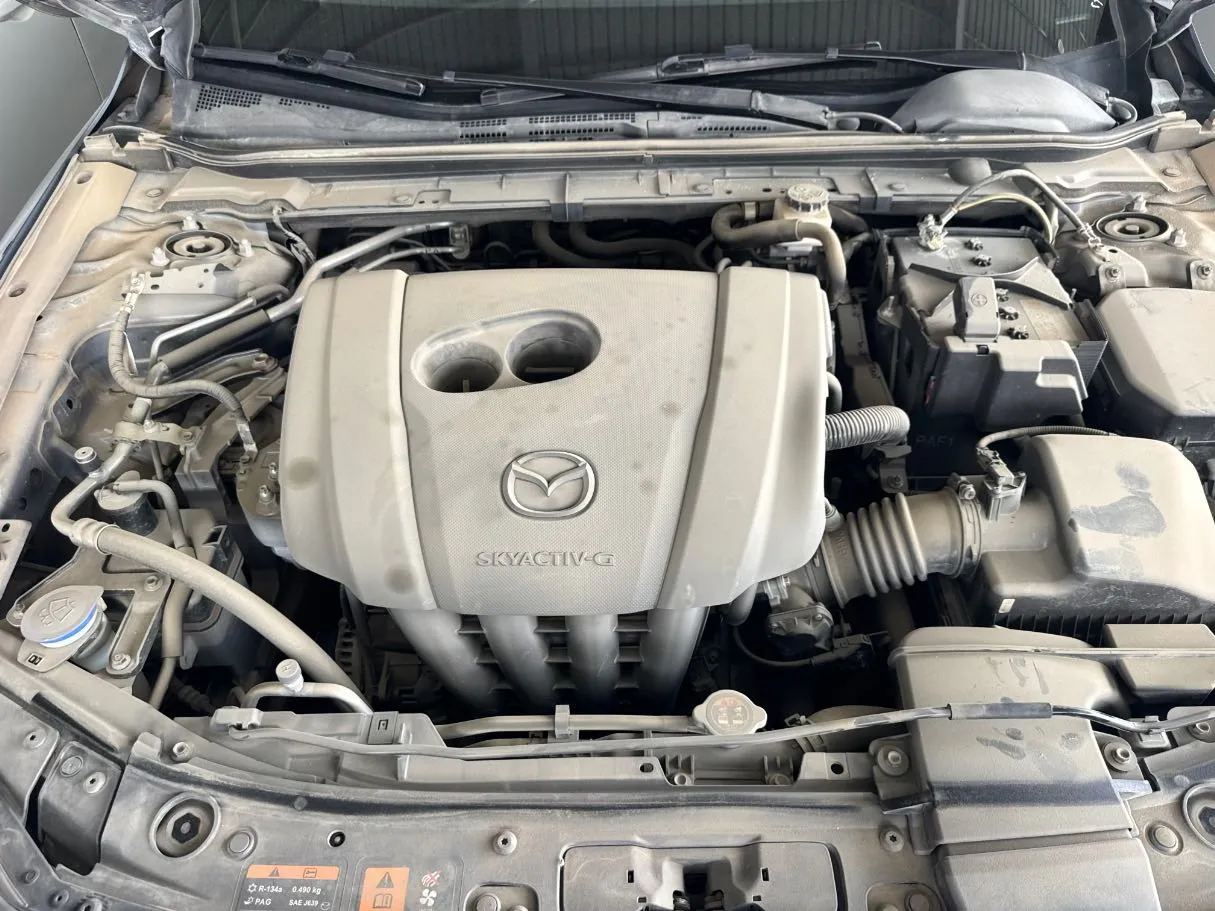 Car image 18