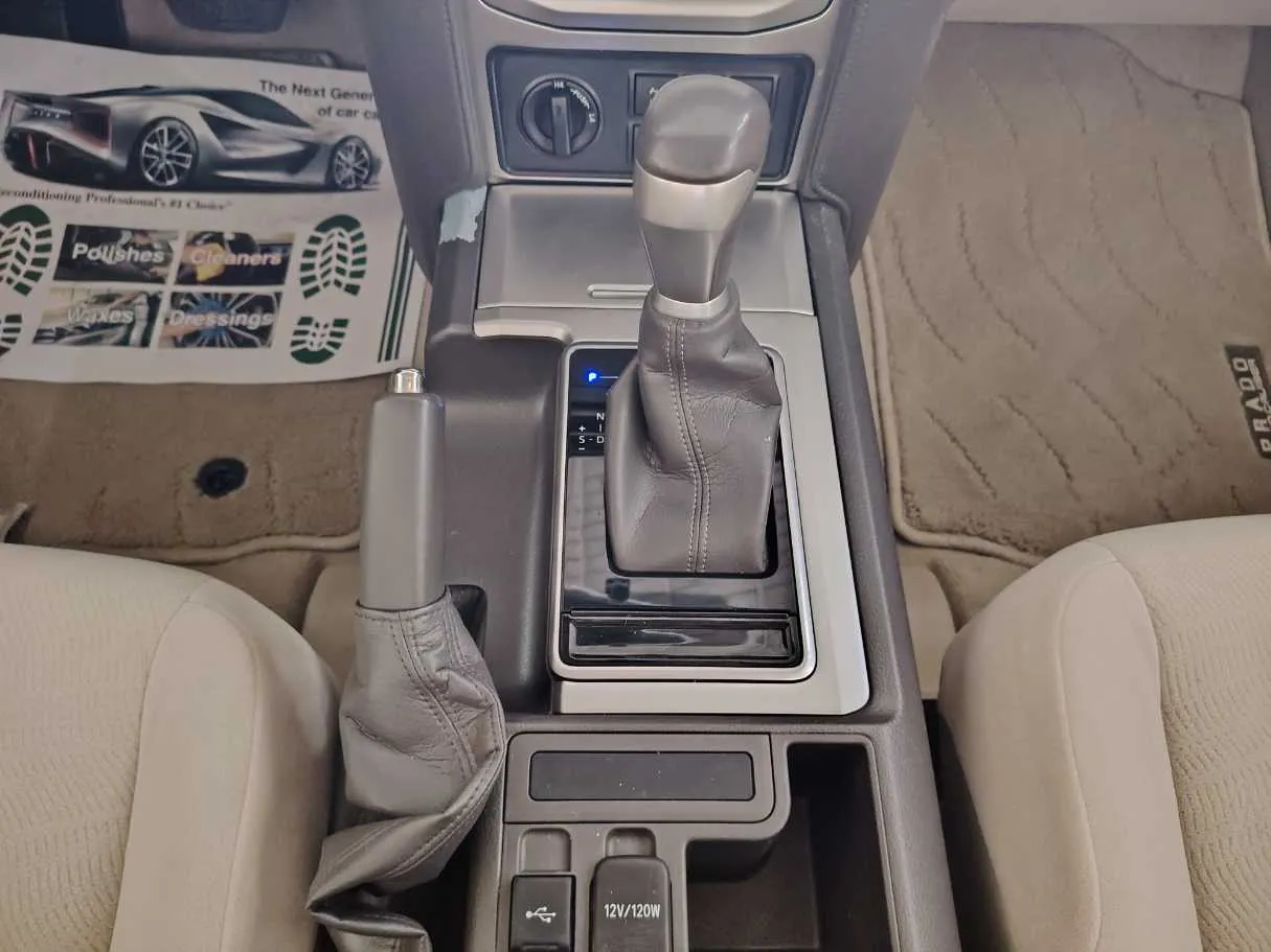 Car image 23