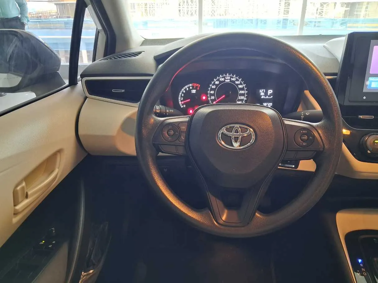 Car image 19