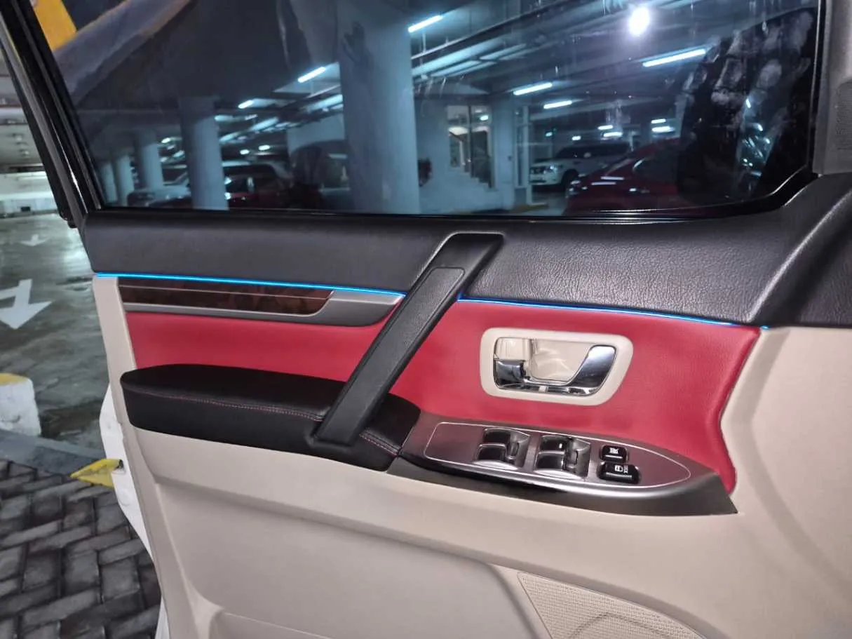 Car image 18