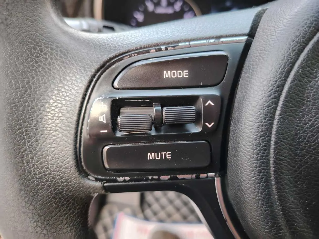 Car image 34