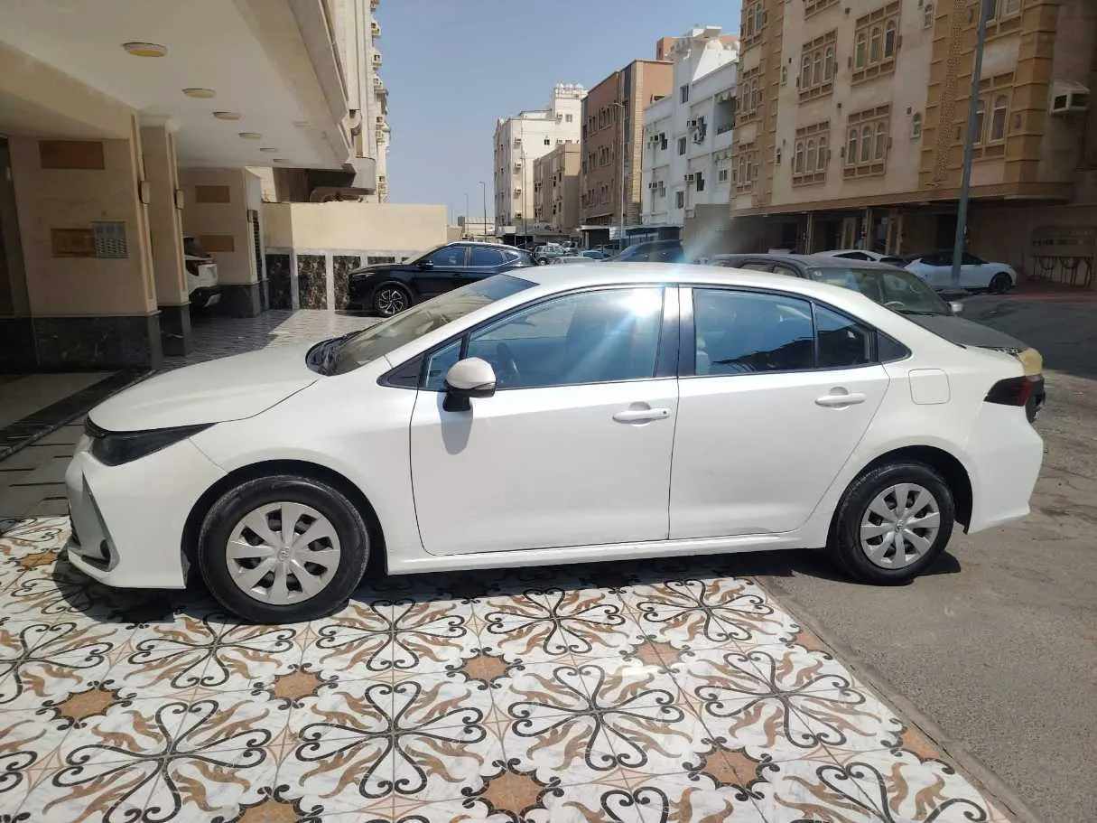 Car image 8