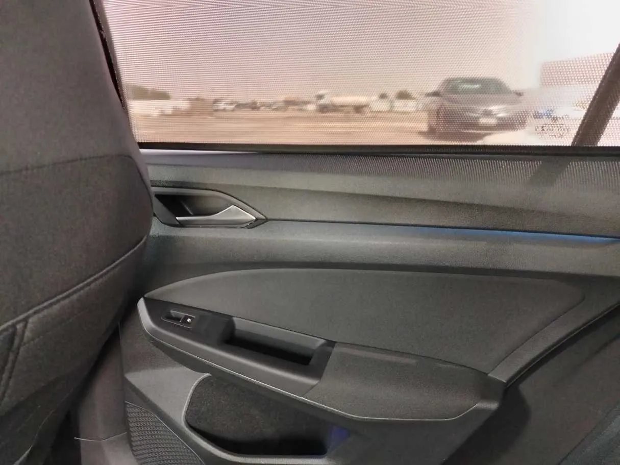 Car image 35