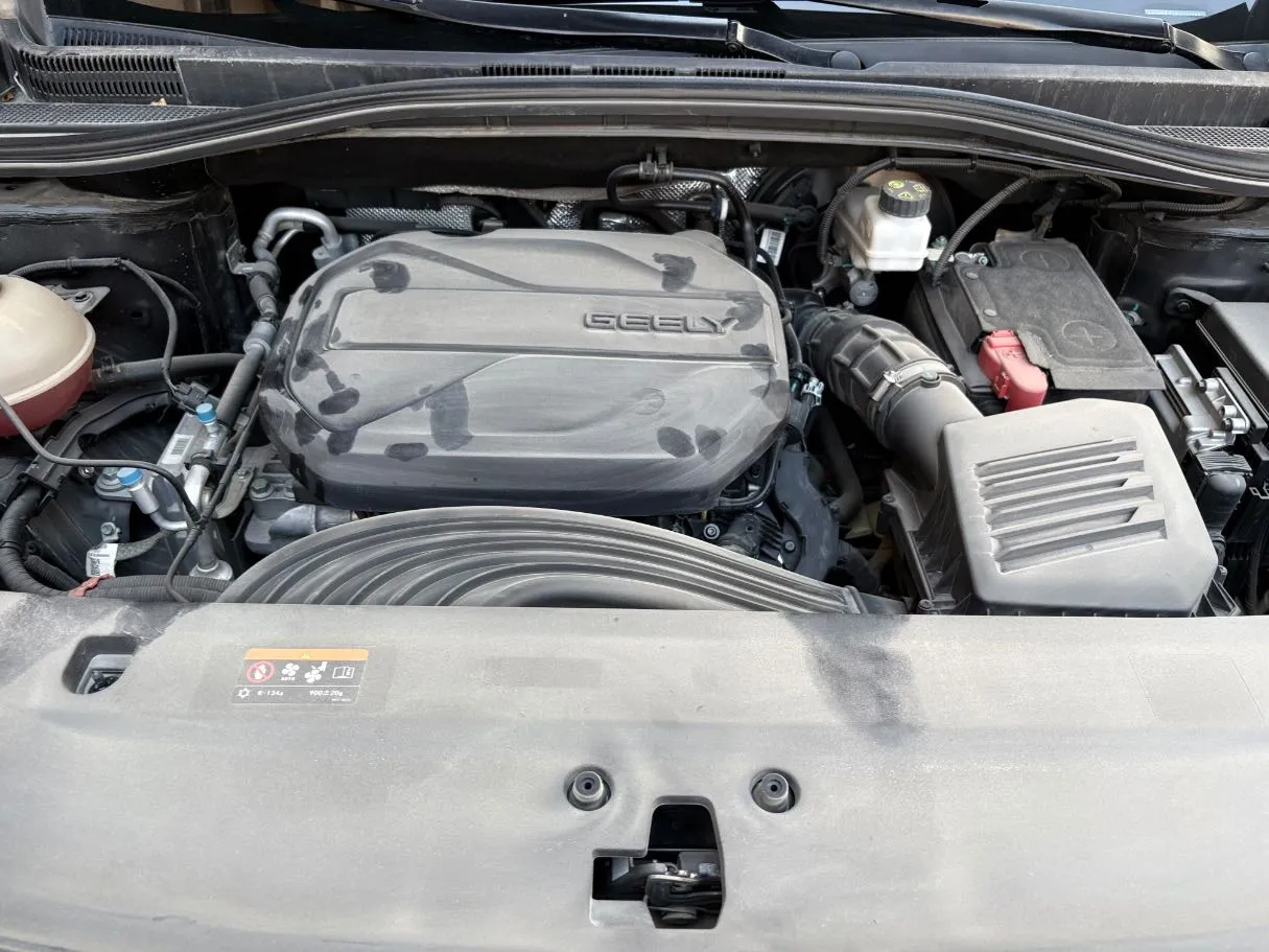 Car image 24