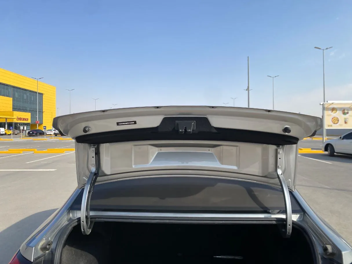 Car image 21