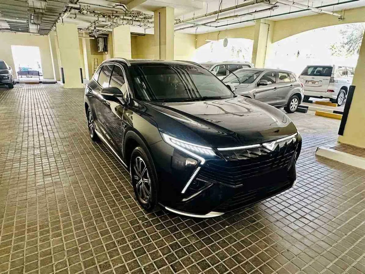 Car image 3