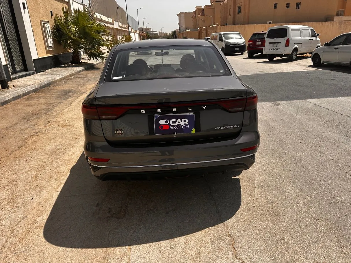 Car image 6