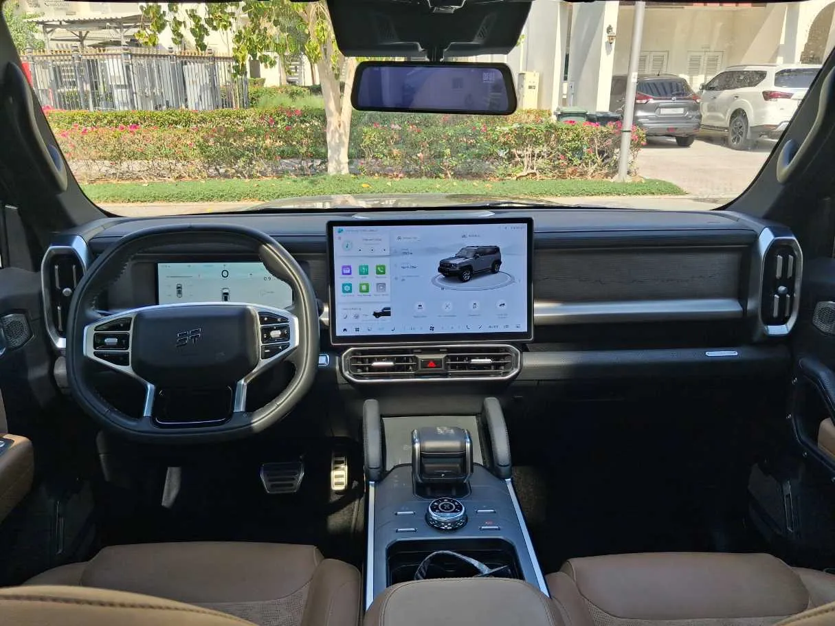 Car image 15