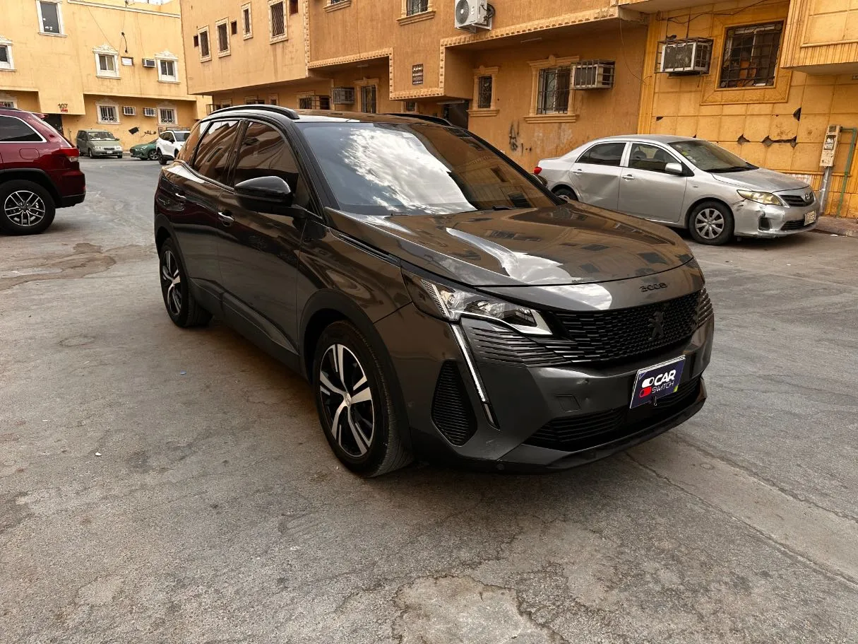 Car image 3