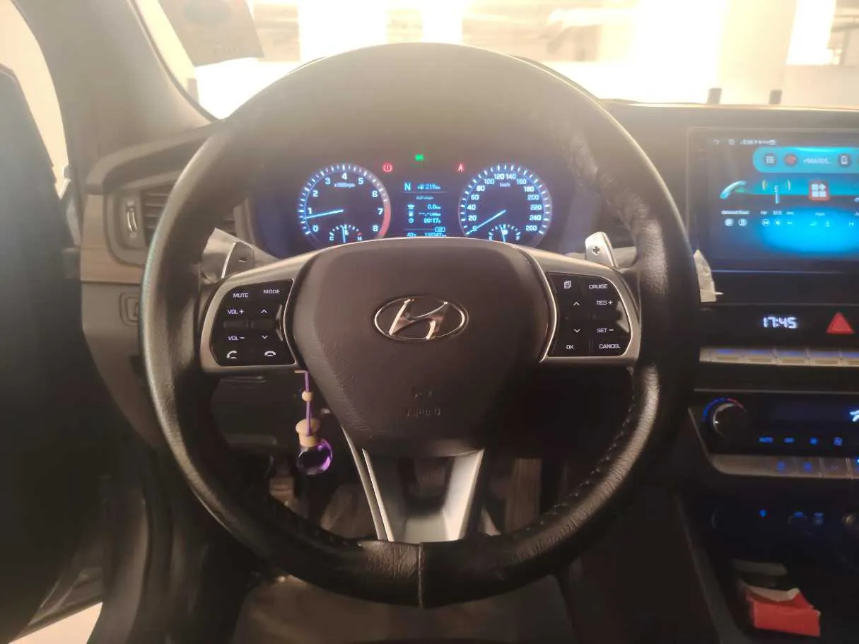 Car image 23