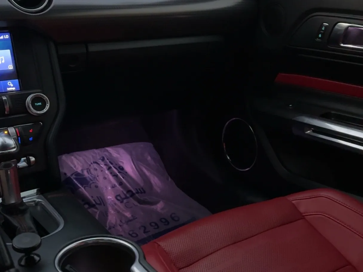 Car image 5