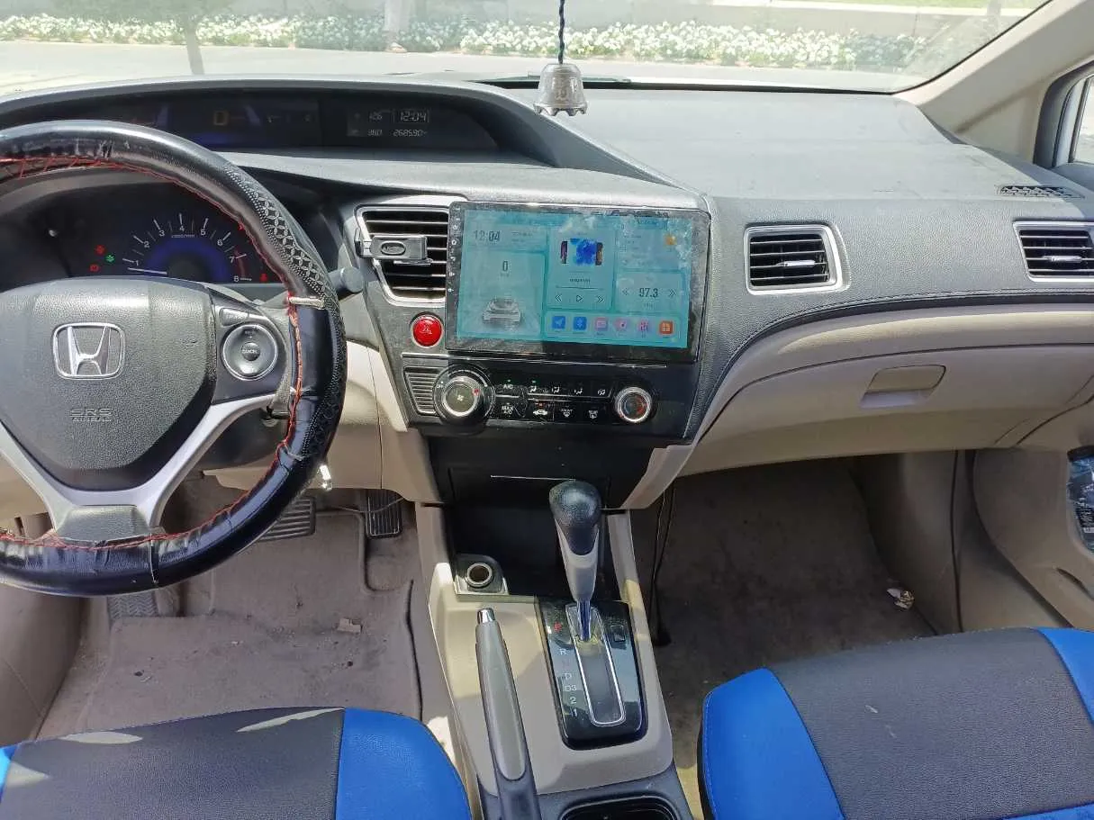 Car image 15