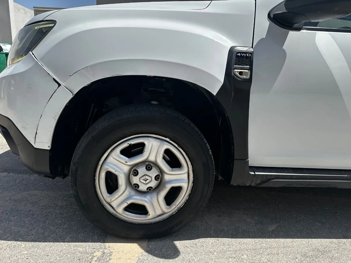 Car image 8