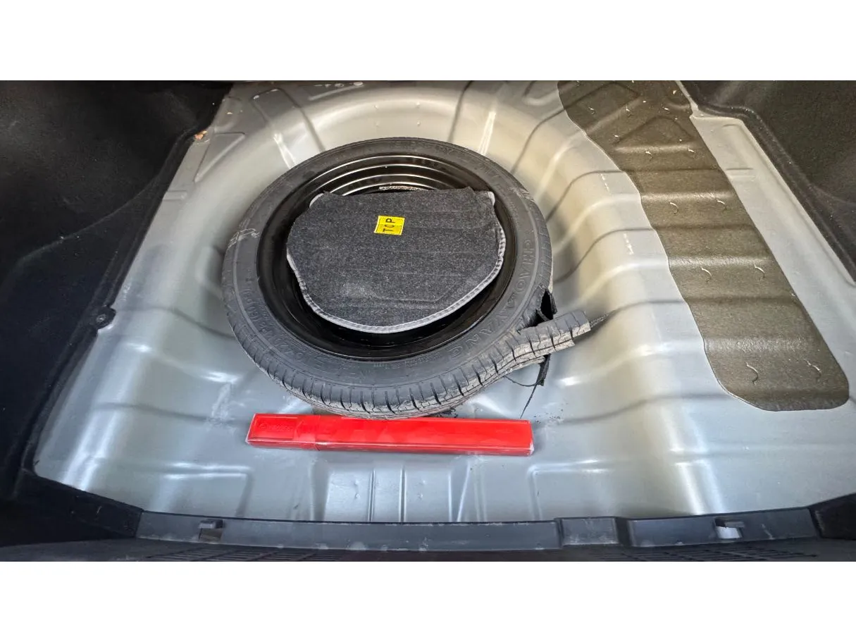 Car image 28