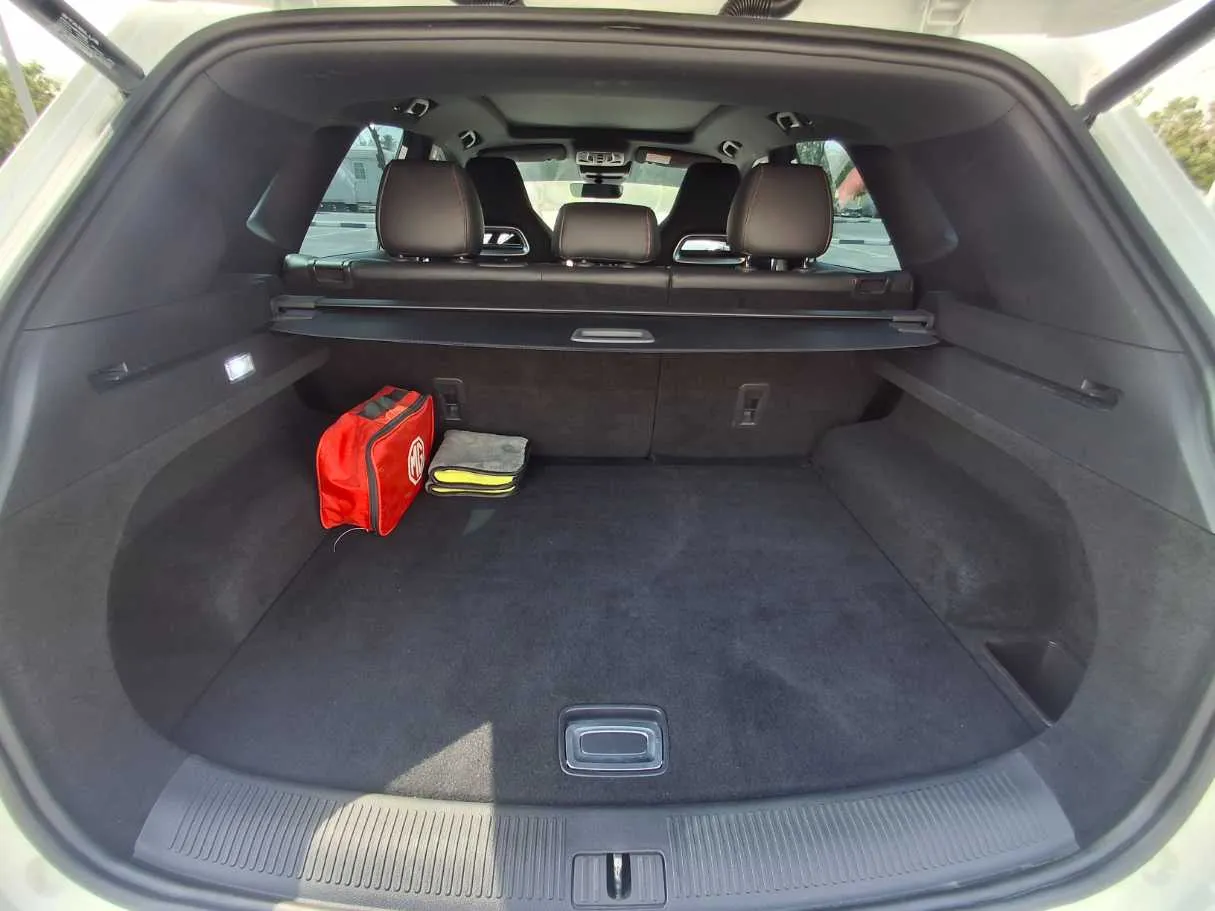 Car image 20