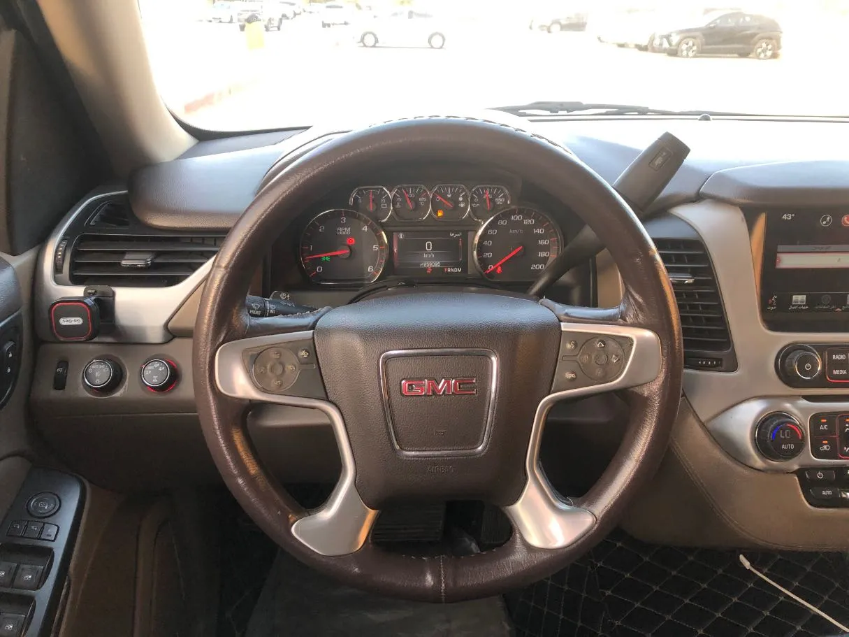 Car image 16